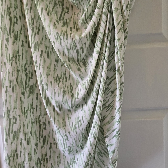 Gorgeous ruched strap asymmetrical dress, green and white, EUC - Picture 10 of 10